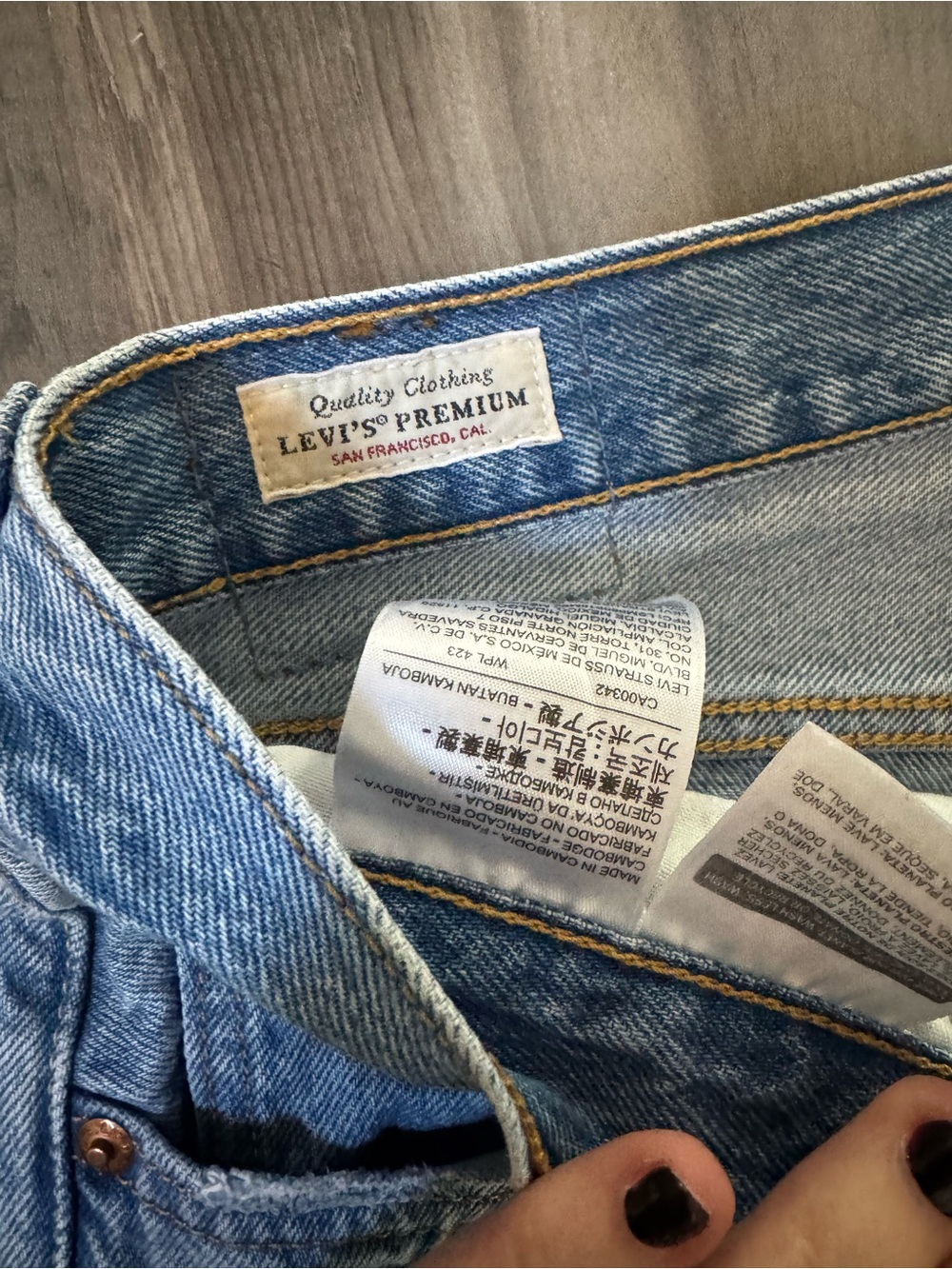 Levi's Light Blue Straight Leg Women's Jeans - Picture 3 of 11